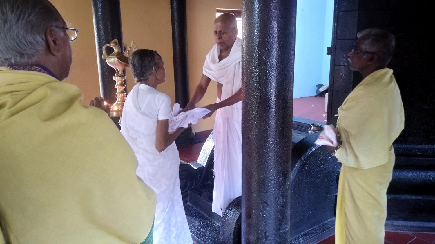 2_AmrutheswariDevi_Umadevi-Fmly-(2)